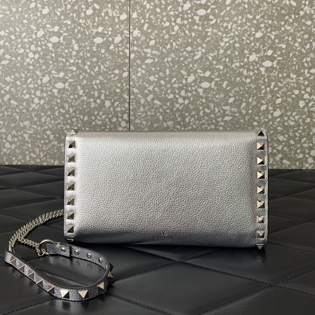 Valentino Garavani Rockstud Small Shoulder Bag in Silver Grainy Calfskin